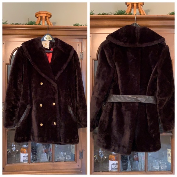 International World of White Stag Jackets & Blazers - White Stag Vintage Fur Coat with Belt